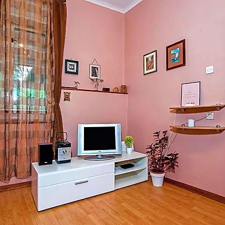 Stela - One Bedroom