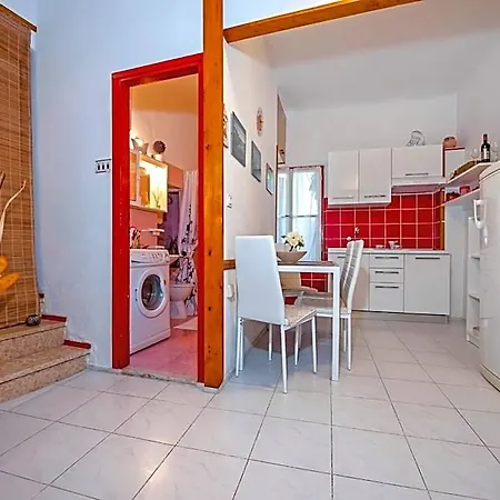 Stela - One Bedroom