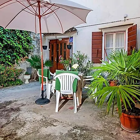 Stela - One Bedroom Apartman *