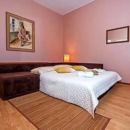 Stela - One Bedroom